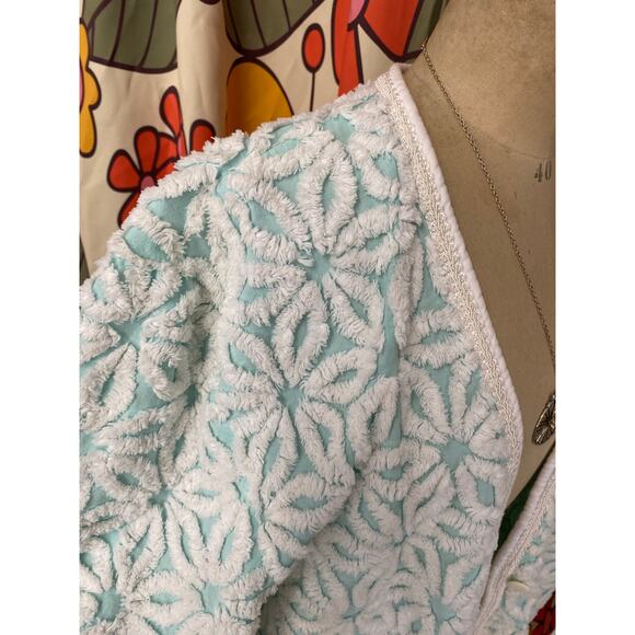 1980s chenille jacket aqua and white daisy m/l fuzzy boxy blanket 36 to bust 80s - Picture 5 of 10